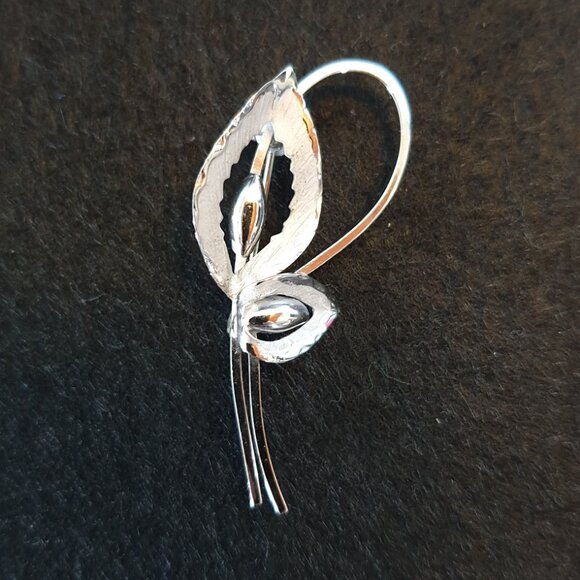 Elegant Vintage Bond Boyd Sterling Silver Floral Brooch - Picture 4 of 10